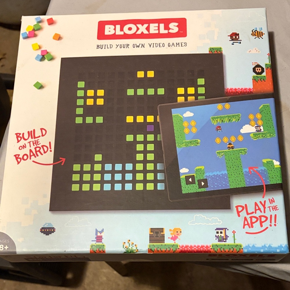 Brand New- Bloxels Build Your Own Video Games Board - Multicolor